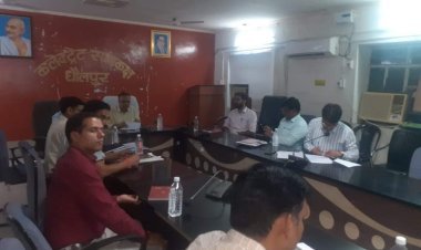 धौलपुर : ईवीएम व वीवीपैट का प्रथम रैण्डमाईजेशन सम्पन्न