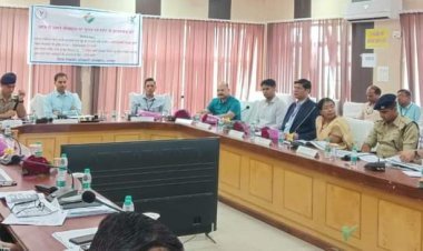 भरतपुर : चुनाव आयोग के सभी पर्यवेक्षकों ने ली चुनाव तैयारियों की समीक्षा बैठक