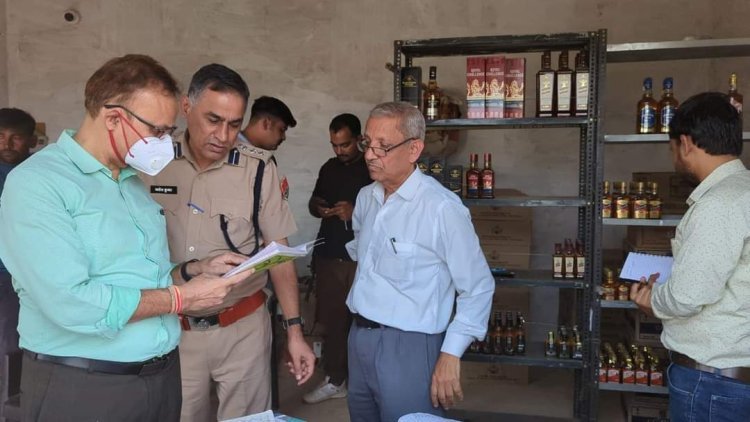 धौलपुर : जिला कलक्टर एवं जिला पुलिस अधीक्षक ने माल गोदाम सीज के दिए निर्देश