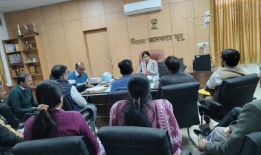 दूदू : विकसित भारत संकल्प यात्रा की तैयारियों को लेकर जिला कलेक्टर ने ली समीक्षा बैठक  