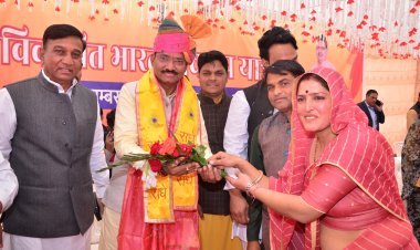 दूदू :  उप मुख्यमंत्री श्री प्रेमचंद बैरवा ने महात्मा गांधी राजकीय विद्यालय बोराज में विकसित भारत संकल्प यात्रा शिविर का किया निरीक्षण  