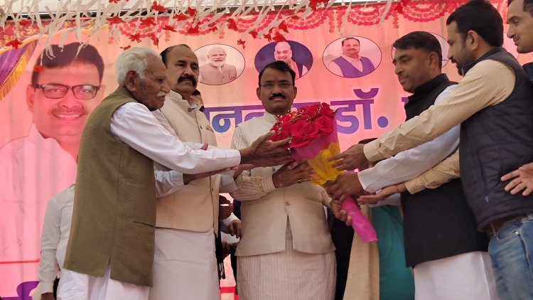 महात्मा गांधी राजकीय विद्यालय पडासोली में उप मुख्यमंत्री प्रेमचंद बैरवा ने किया कक्षा कक्ष का शिलान्यास