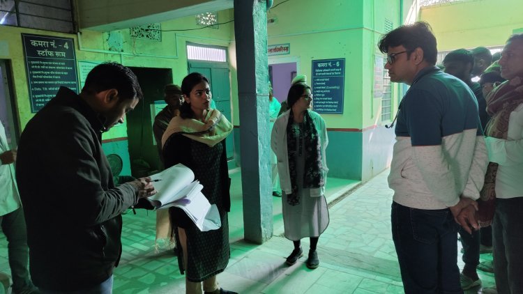 दूदू: सामुदायिक स्वास्थ्य केंद्र साखुन का जिला कलेक्टर ने किया औचक निरीक्षण,निरीक्षण दौरान एक डॉक्टर व एक नर्सिंग ऑफिसर अनुपस्थित मिले  