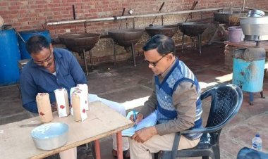 धौलपुर(बाड़ी) में नष्ट करवाया 20 किलो बदबूदार मावा,पनीर और तेल बेसन के लिए 8 नमूने  