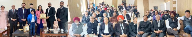 शिल्पा ठक्कर व दीपक मदान को सिविल जज बनने पर बार एसोसिएशन के सदस्यों ने सम्मानित किया  