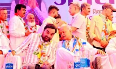 वैभव के लिए एक मंच पर आए गहलोत-बेनीवाल  