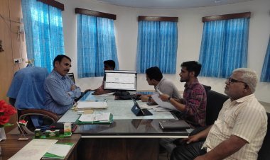 दूदू अतिरिक्त जिला कलक्टर ने पटवार मुख्यालय पर उपस्थिति के संबंध पटवारियों को दिये निर्देश 