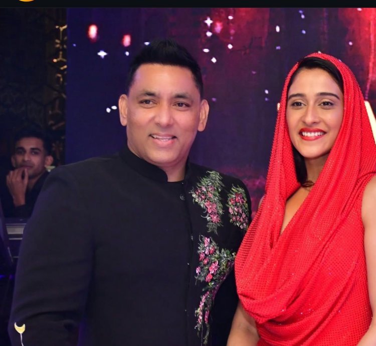 निर्माता शेख फाजिल श्रीलंका में दक्षिण की अभिनेत्री रेजिना कैसेंड्रा के साथ देखे गए, क्या वह उनकी अगली बड़ी परियोजना का हिस्सा हैं?