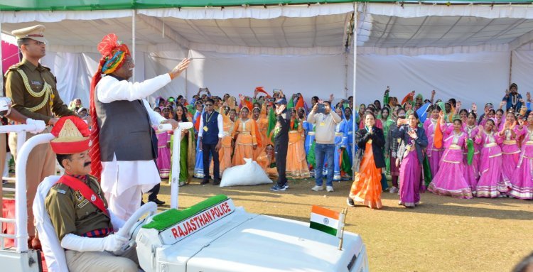जयपुर में 77वें गणतंत्र दिवस का राज्य स्तरीय समारोह आयोजित उत्साह, उमंग और उल्लास से मनाया गया गणतंत्र दिवस- राज्यपाल श्री बागडे ने "विकसित भारत- विकसित राजस्थान" के निर्माण में सभी को अपनी सक्रिय भूमिका निभाने का किया आह्वान 